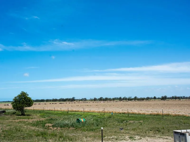 105 ACRES - SANDY LOAM SOIL PLUS WATER ALLOCATION PLUS HOUSE