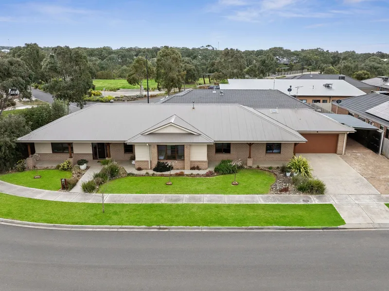Substantial Family Residence in Prime Location