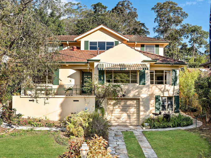 RENOVATE OR REBUILD TO MAXIMISE VIEWS