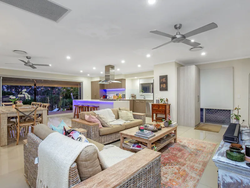 FINALLY …. YOUR ENTERTAINER’S DREAM HOME IN PRIME POSITION