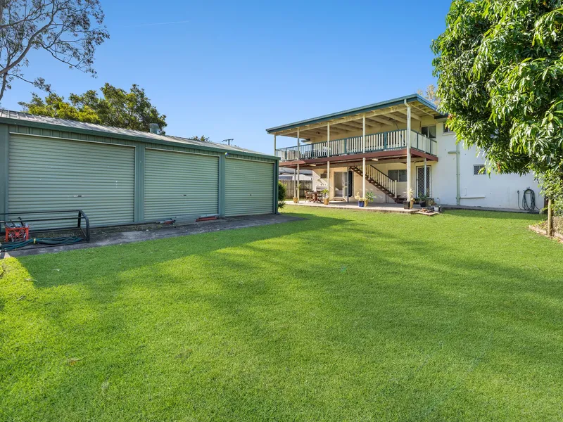 3 Bay Sheds & Stunning Entertaining!