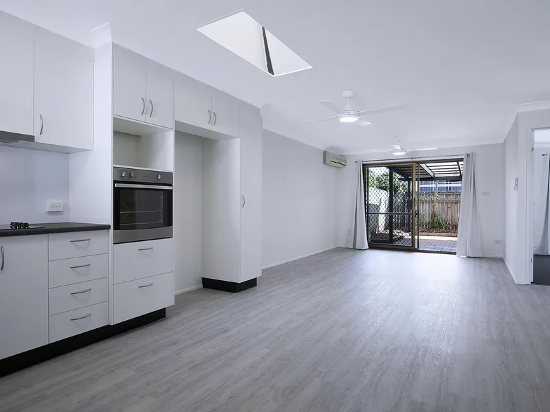 Renovated villa with air con with 2 car spaces!