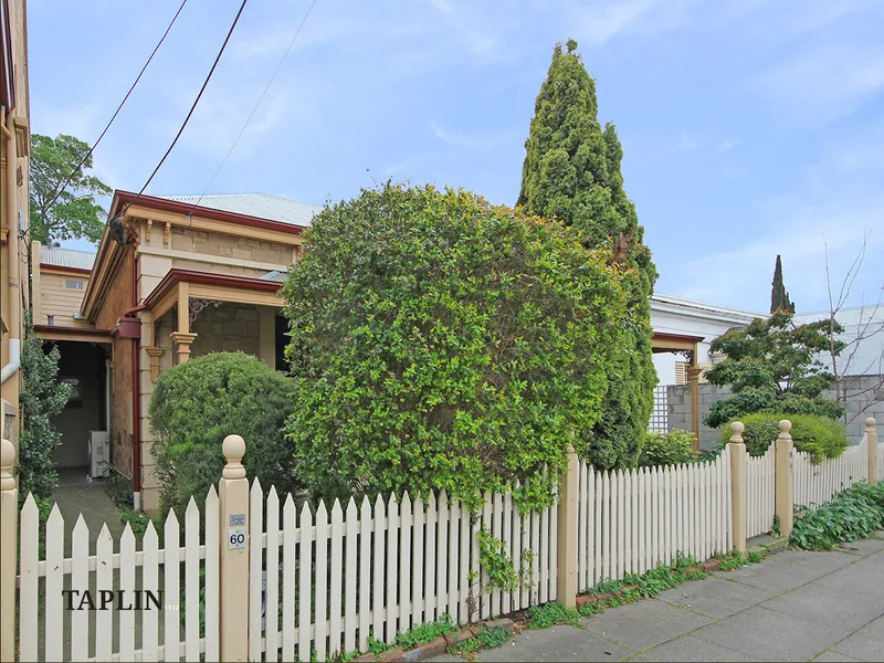 CHARMING CHARACTER MAISONETTE