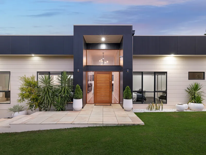 Contemporary Hinterland Masterpiece with Breathtaking Views