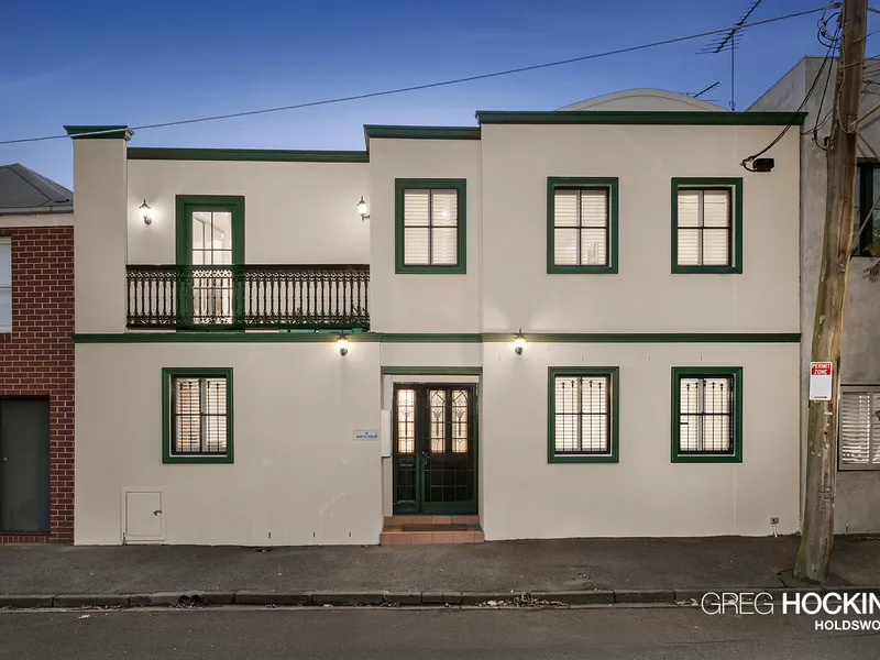Townhouse Style in a Prestigious Pocket