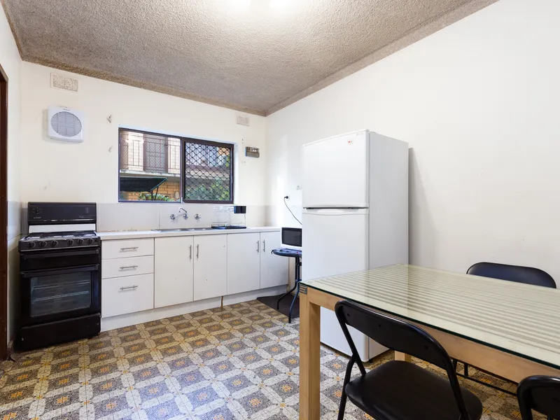2 BED TOWNHOUSE IN KESWICK - WOW - - NO PETS
