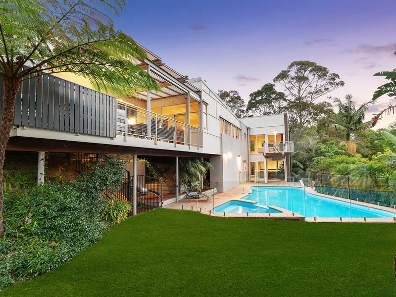 Architectural salute to modernist design, private sanctuary