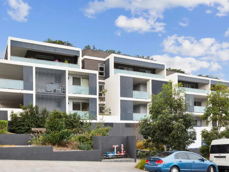 Nearly New Two Bedroom Apartment in The Heart of Eastwood