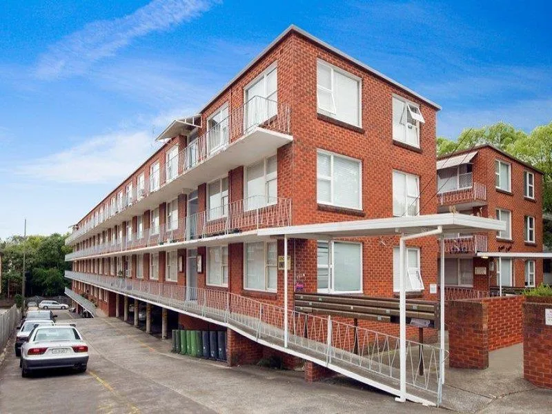 Live in the heart of Summer Hill