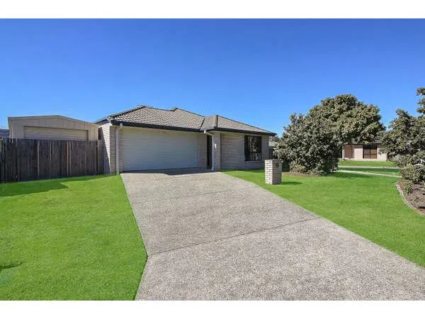 Four bedroom Home, 2 Living Areas, Powered Shed With Double Side Access!!!!