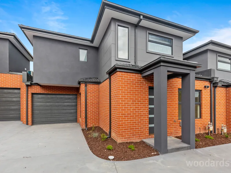 Stylish Near New with Enormous Appeal!