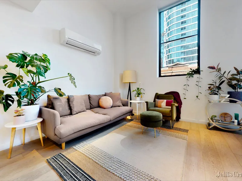 Stunning Light Filled Apartment