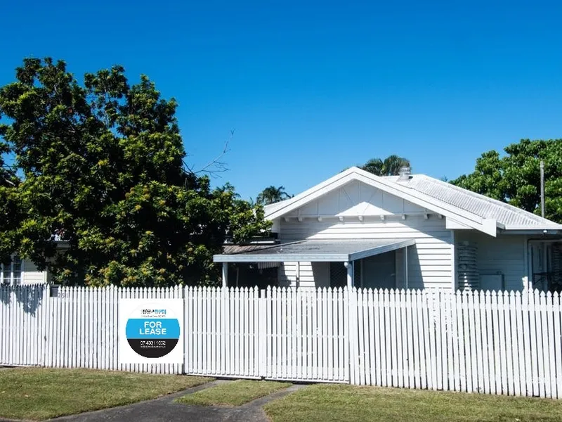 Inner City Queenslander Style Duplex Home - Only minutes to Cairns City!