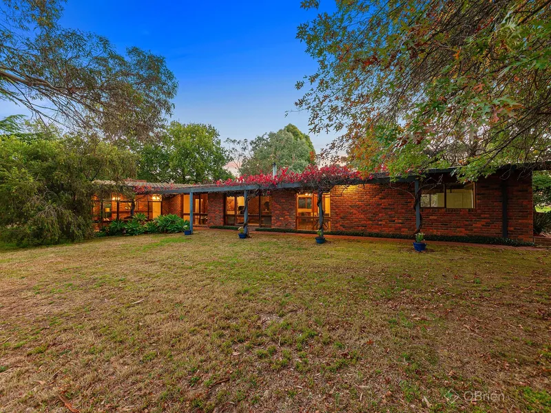 A Lifestyle to Envy on 5 acres
