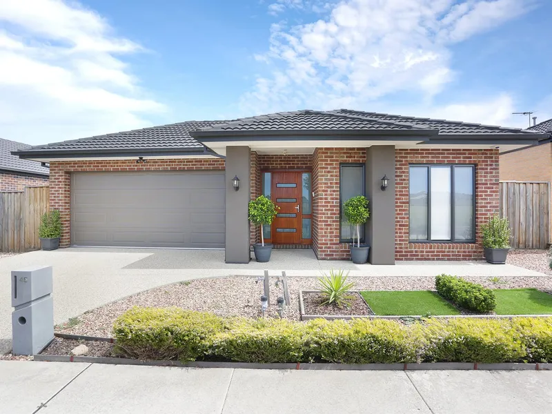 POPULAR WOLLERT LIVING