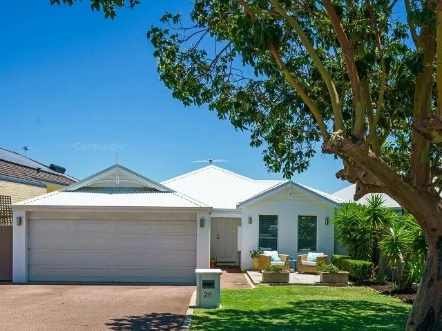 Stunning house Great Location opposite Park Pool - Shed