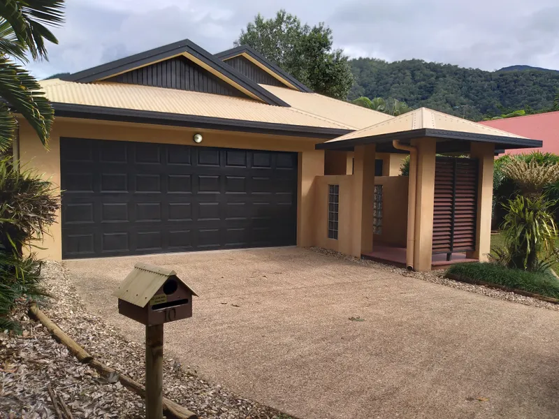 REDLYNCH VALLEY - 4 BEDROOM, 3 BATHROOM, PARENTS RETREAT AND OFFICE