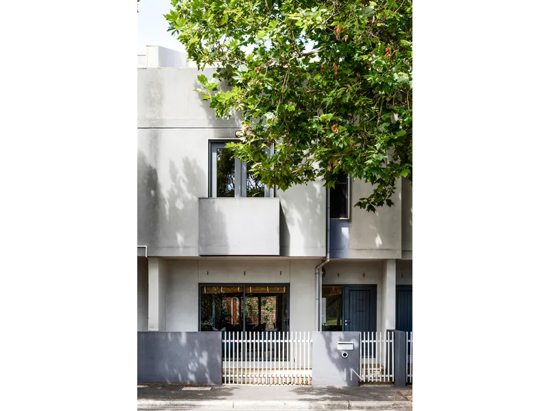 Park Facing Tri-Level Townhouse
