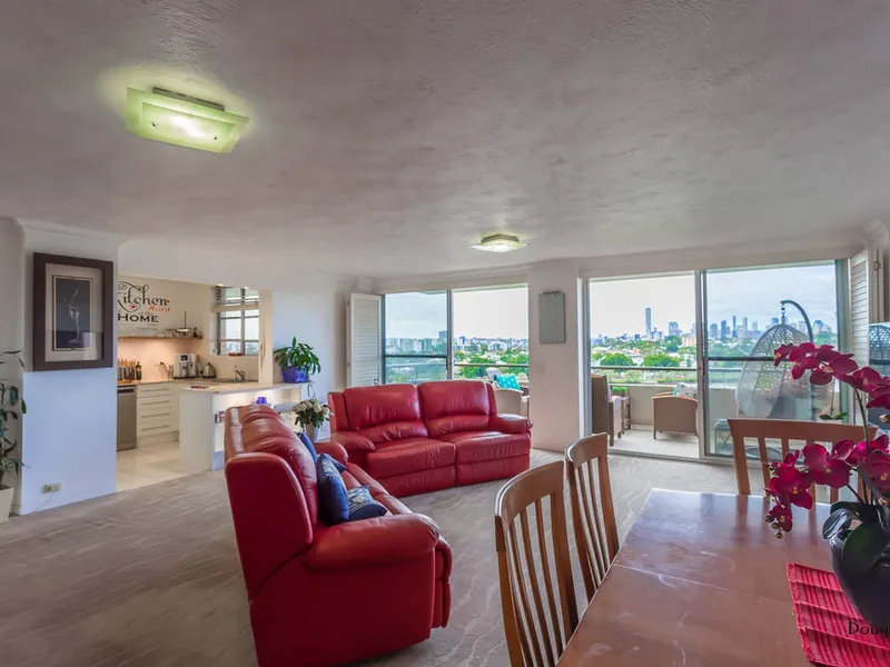 Living on the Fifth Floor, City and River Views!