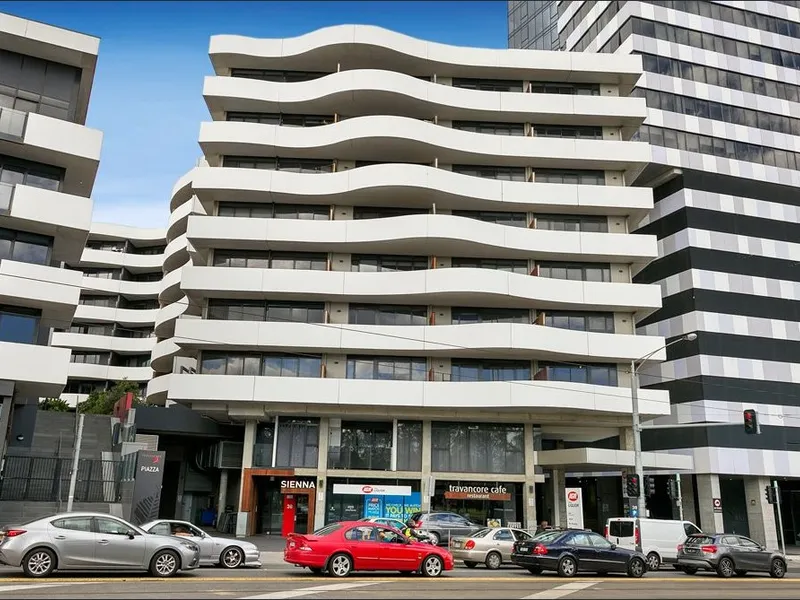 SELECT URBAN LIVING AT SENSATIONAL SIENNA