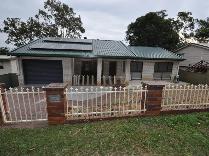 MAJESTIC, MODERN, MASSIVE FAMILY HOME!!