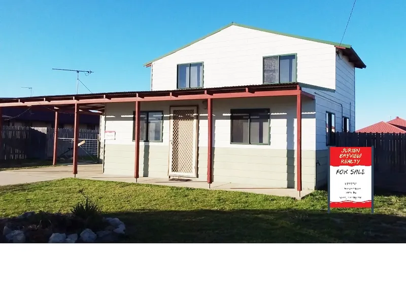 Investment or Lifestyle Dream on Big 896sqm Land