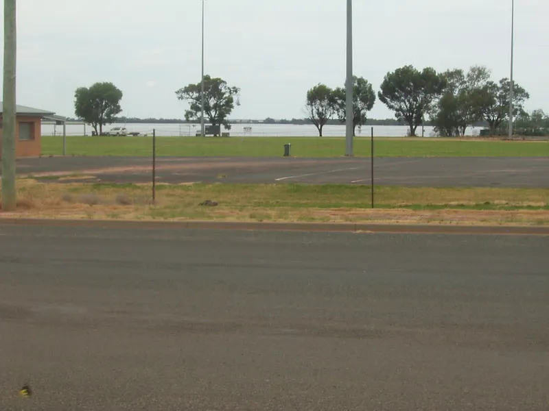 Lake Cargelligo 26 Holt St. 