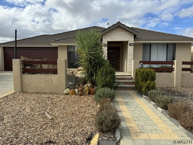 Fantastic Family Home In Ellenbrook