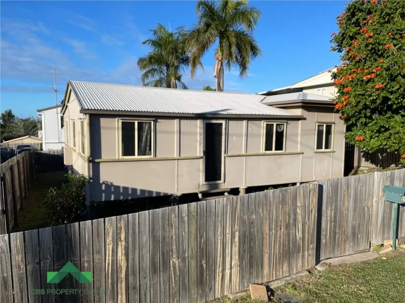 Three bedroom lowset close to CBD