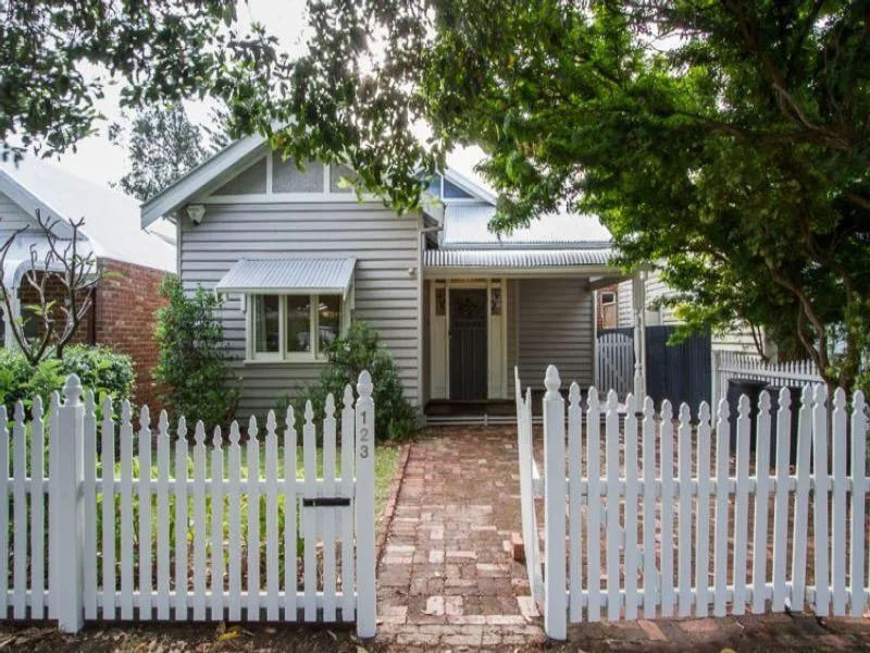 Delightful Herbert Cottage