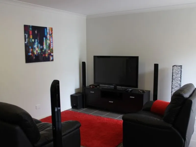 100M from The Bonner Shops!