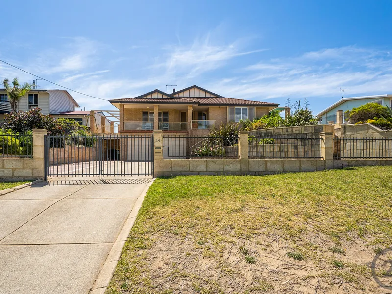 EXCEPTIONAL FALCON BAY VIEWS!!