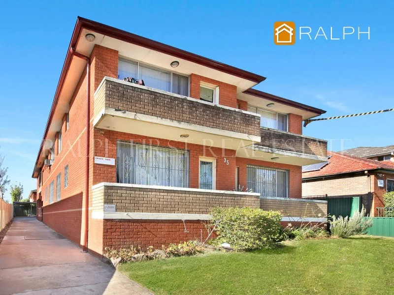 Updated 2 bedroom residence in well-maintained complex