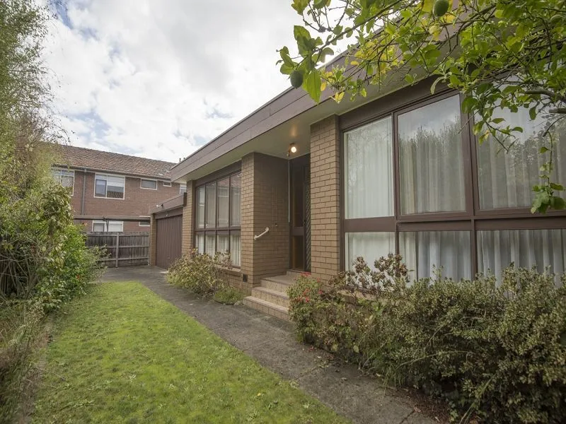 Easy living in this 1970s single level villa