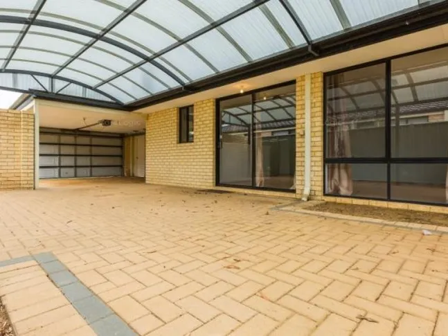 Great Family Home with Massive L-Shape Dome Patio!!
