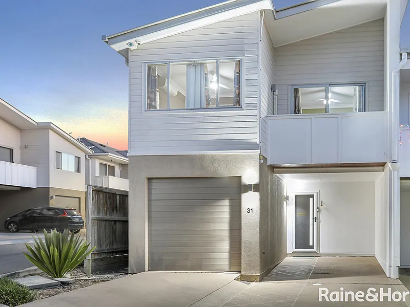 Luxurious 4 bed house in Premium Location in Parkinson !!!