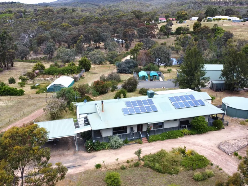 7.5 ACRE LIFESTYLE PROPERTY WITH SELF-CONTAINED BUNGALOW