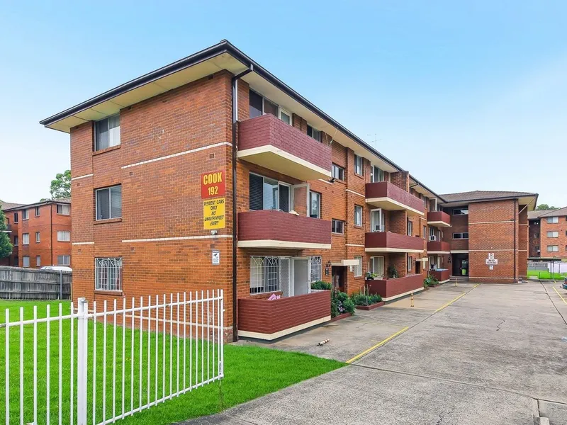 Spacious 2 Bedroom Unit!