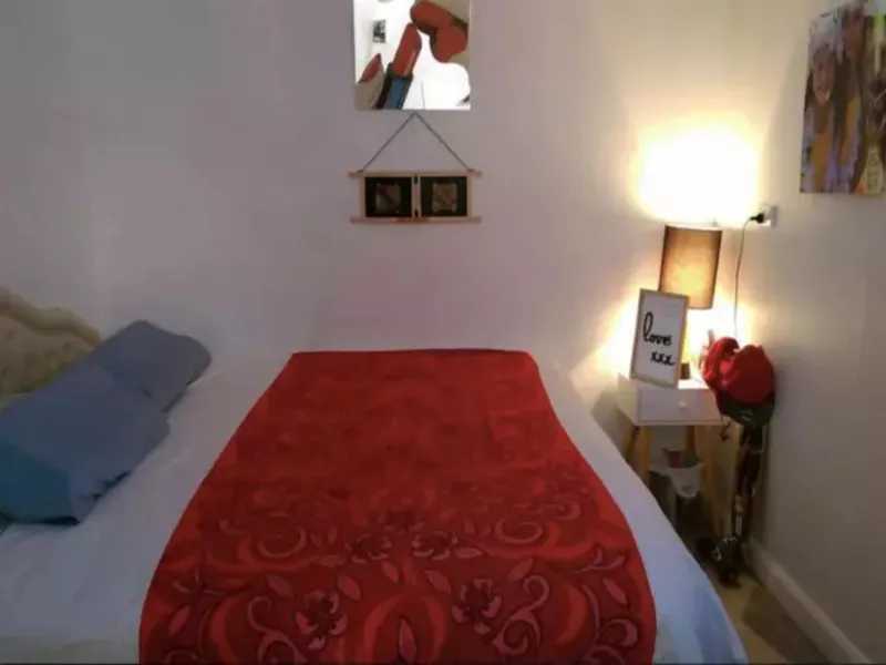 FULLY FURNISHED GRANNY 