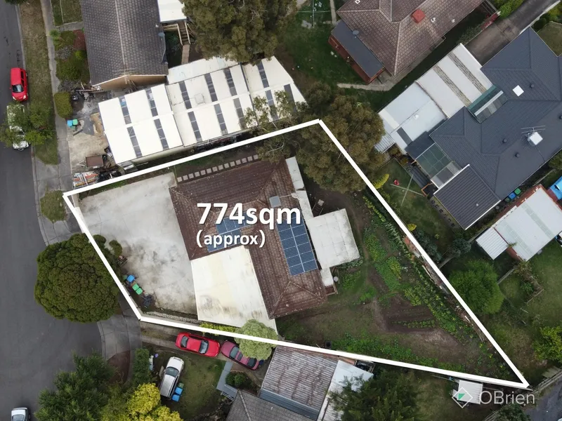 Neat, Well-Kept and Located Perfectly. Huge 774m2 (approx.) Block!