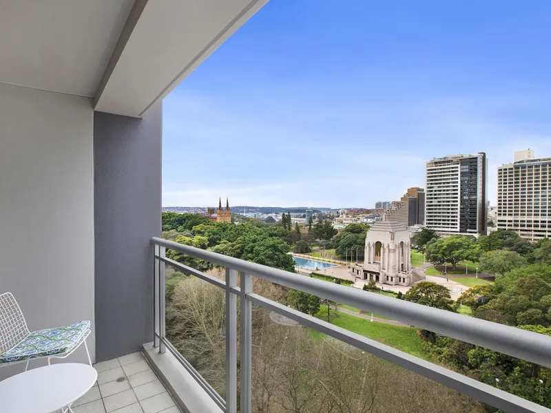 Superb retreat has views and inner city convenience | Furnished
