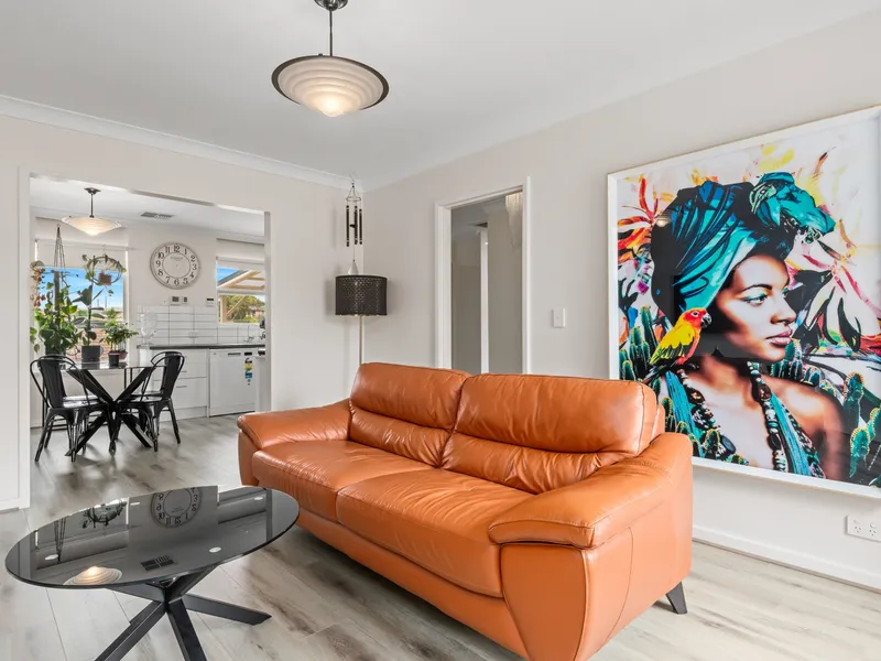 **SOLAR PANELS**GARDENER INCLUDED.**PET NEGOTIABLE**