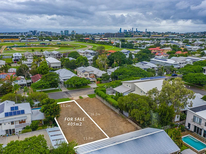 Tree Lined, Luxury Living!