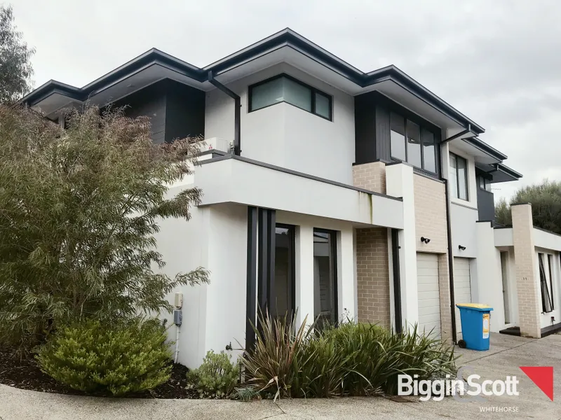 Luxury Townhouse In The Heart Of Eltham