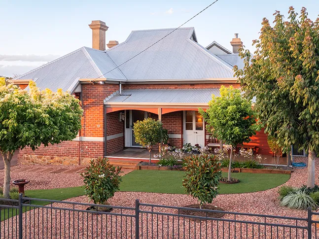 Authentic Federation Interiors With Modern Spaces