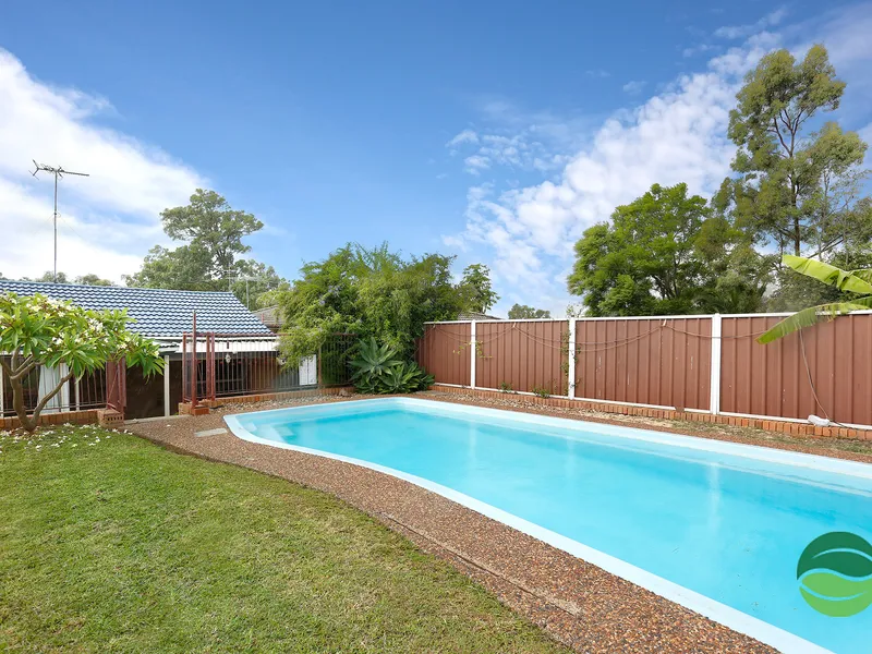 Gorgeous Home with Pool and Sunroom!