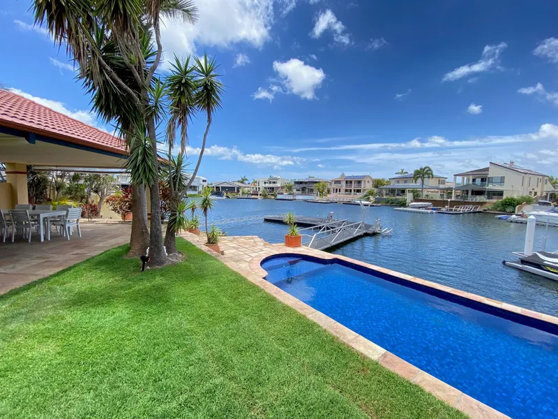 FULLY FURNISHED 4 BEDROOM WATERFRONT HOME