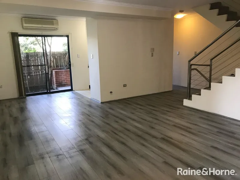 NEWLY RENOVATED 3 BEDROOM UNIT - PRIME LOCATION