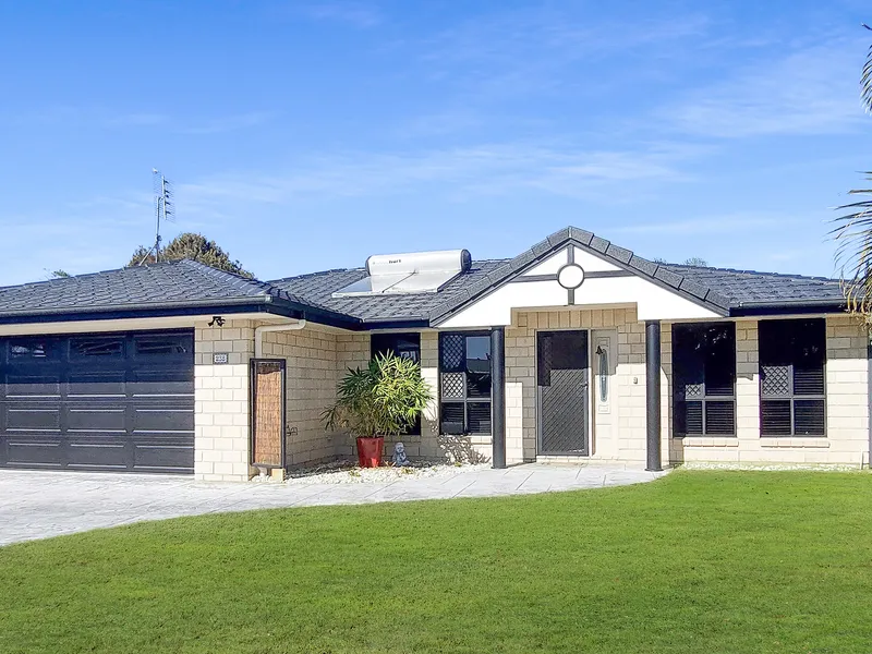 Welcom to 238 Dayman Street, Torquay QLD 4655 (6 month lease only)