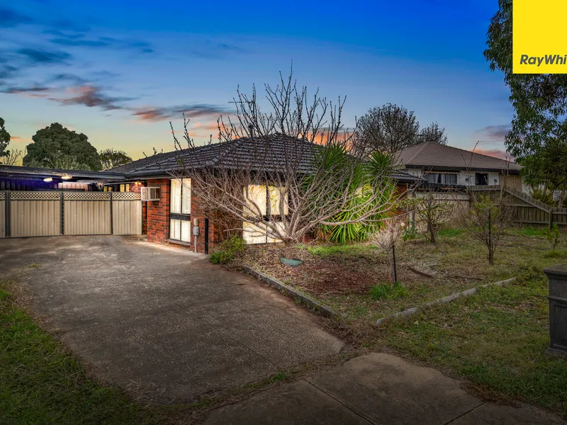 Spacious 5 Bedroom Home with Unlimited Potential in Melton West